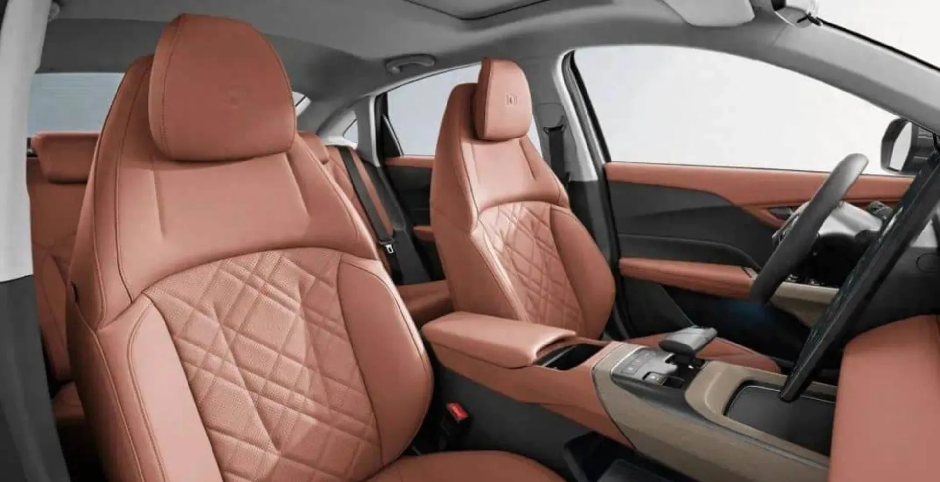 changan qiyuan A05 indor مشخصات و خرید نوو A05 پلاگین هیبرید فردا موتورز (Nevo A05)